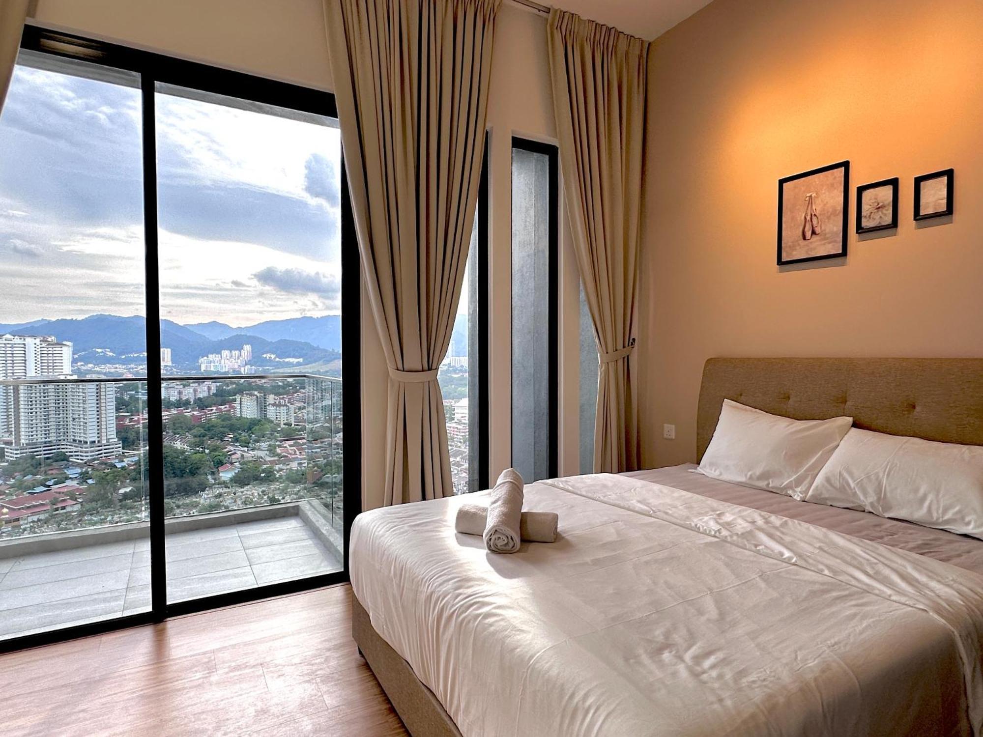 New 2Br Georgetown Warm And Lovely Homestay 10Pax-无敌美景两房民宿 Beacon Executive Suite エクステリア 写真